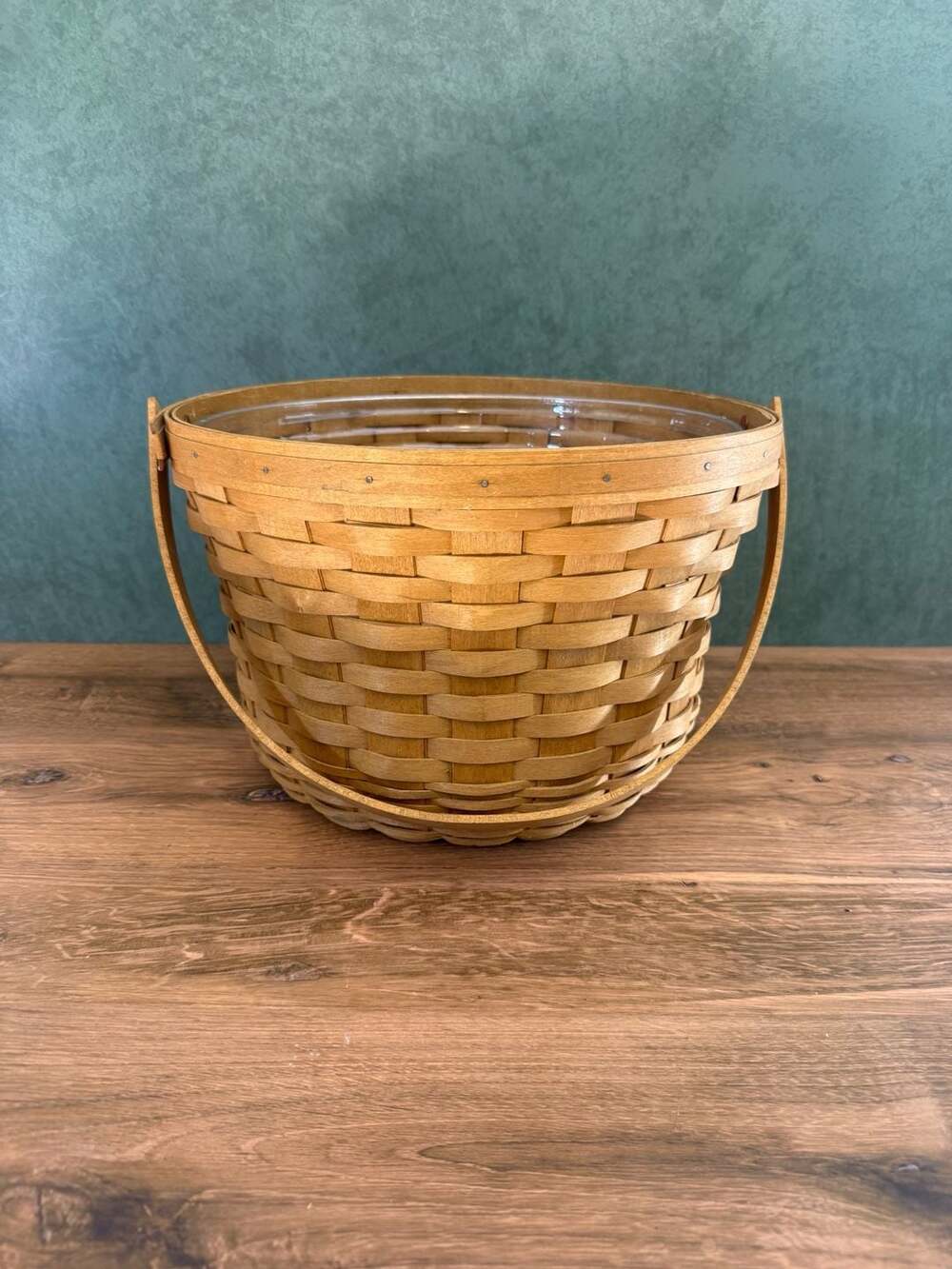 Longaberger Handwoven Basket 2005 Medium Fruit Basket with Liner